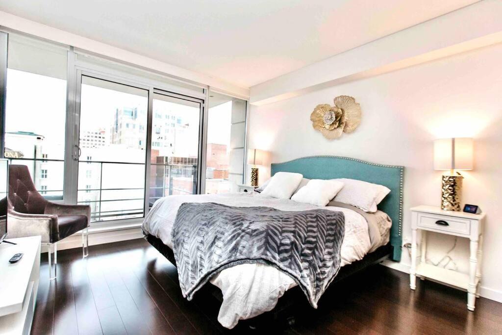 Victoria'S Best Location 2 Bedroom Luxe Condo Dış mekan fotoğraf