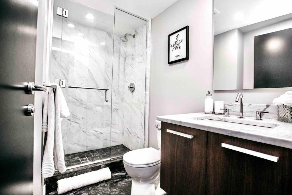 Victoria'S Best Location 2 Bedroom Luxe Condo Dış mekan fotoğraf